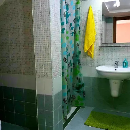 ベッド・アンド・ブレックファスト Breakfast In 3*